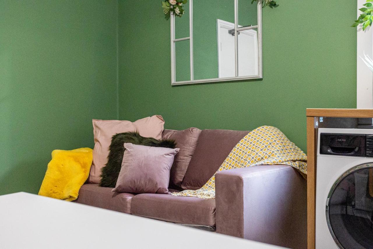 Charles Alexander Short Stay - Botanical House Cleveleys Extérieur photo
