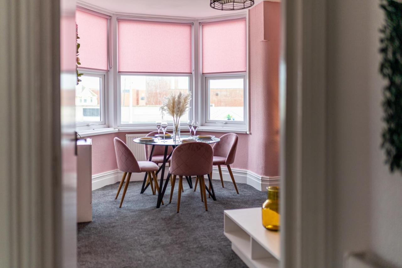 Charles Alexander Short Stay - Botanical House Cleveleys Extérieur photo